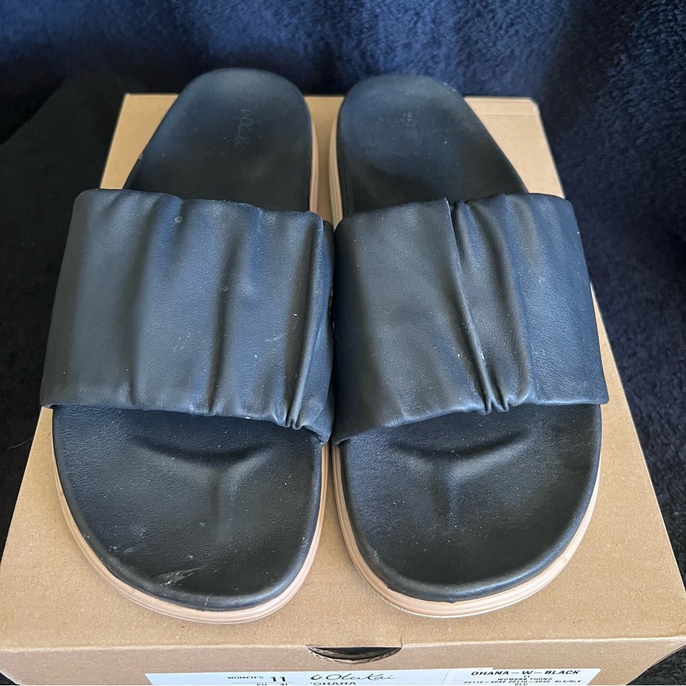 olukai black leather womens slides sz.11